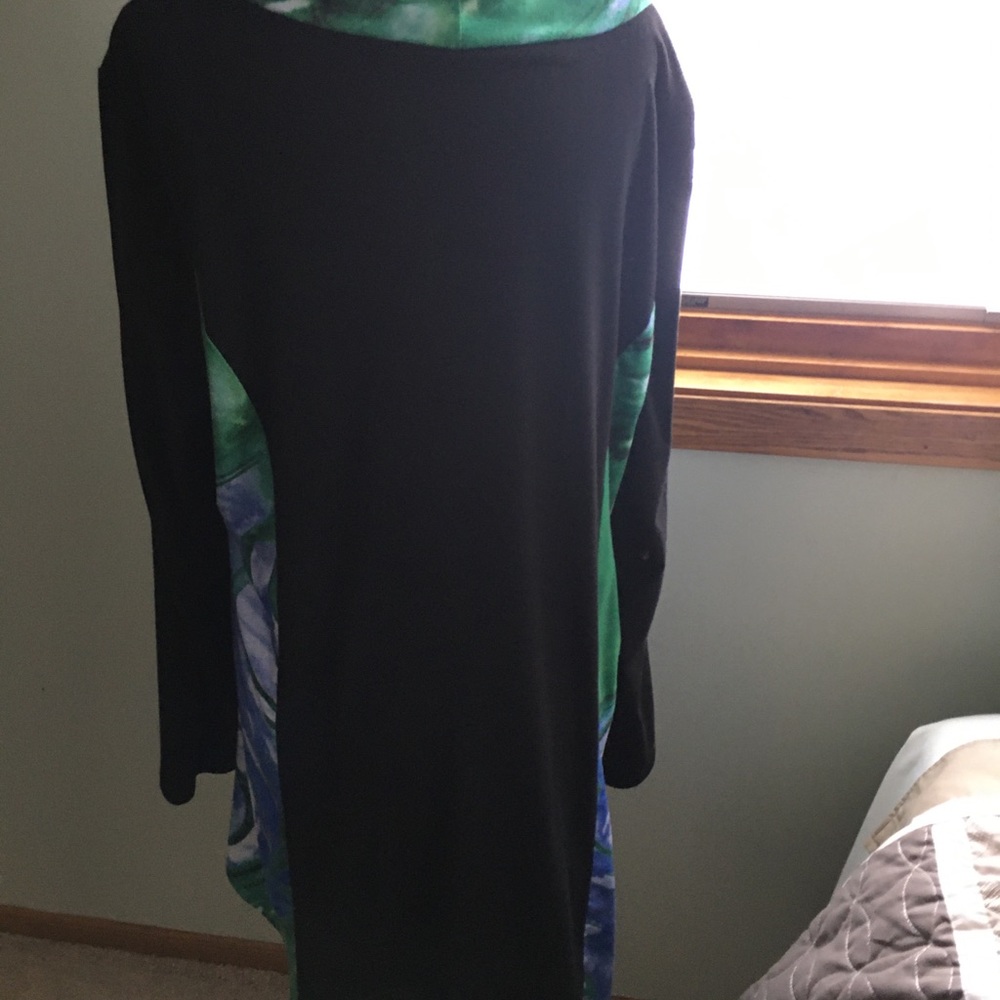 Ladies top - Picture 2 of 4